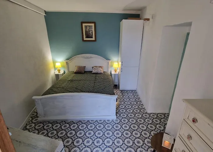 Sant'antonio 1 アパート *